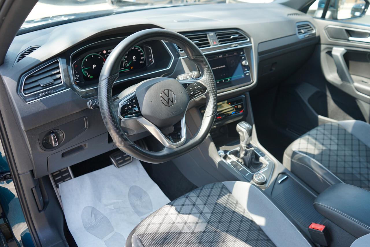 Volkswagen Tiguan 2.0 TDI 150 CV SCR DSG 4MOTION R-Line