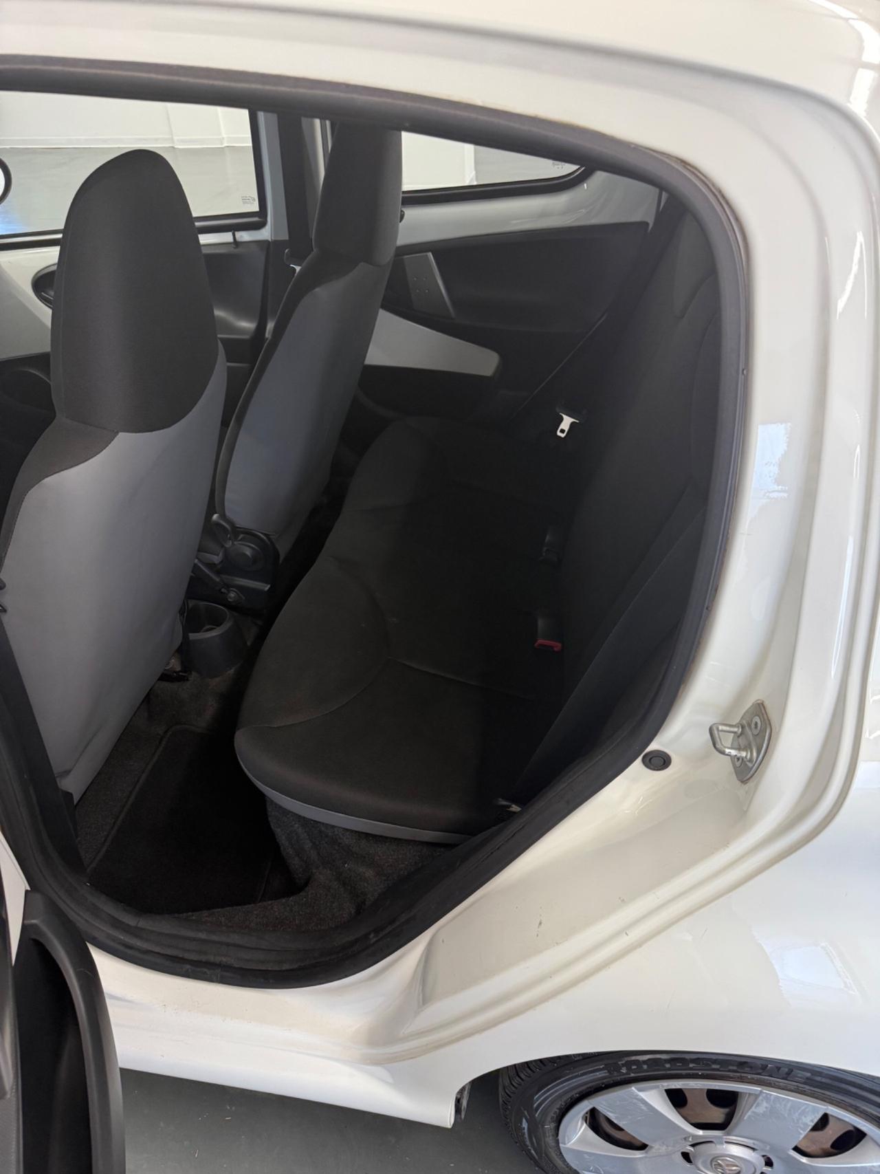 Toyota Aygo 1.0 12V VVT-i 5 porte Lounge Connect