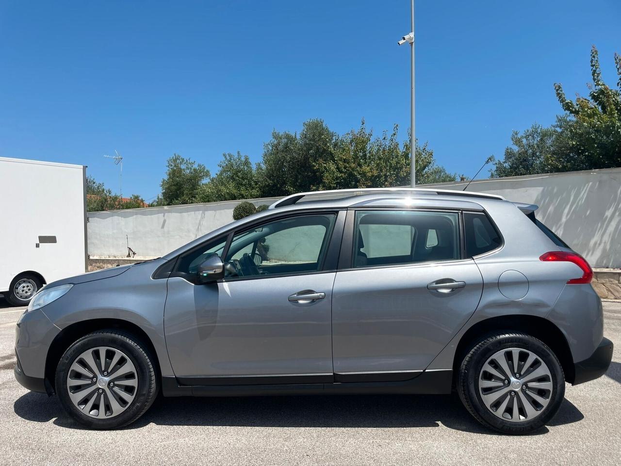 PEUGEOT 2008 BlueHDi 100 S&S Allure