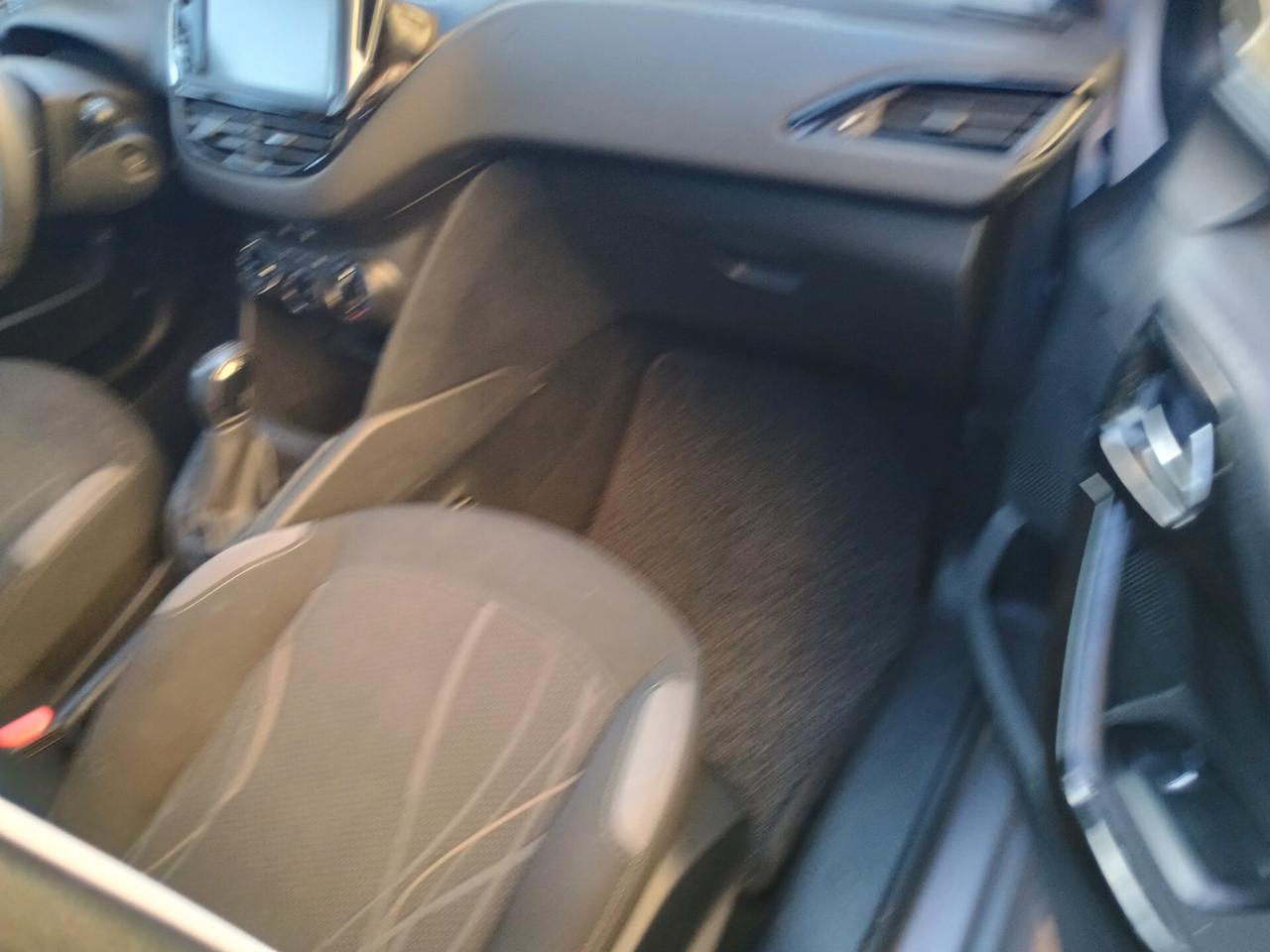 Peugeot 208 1.4 HDi 68 CV 5 porte Active