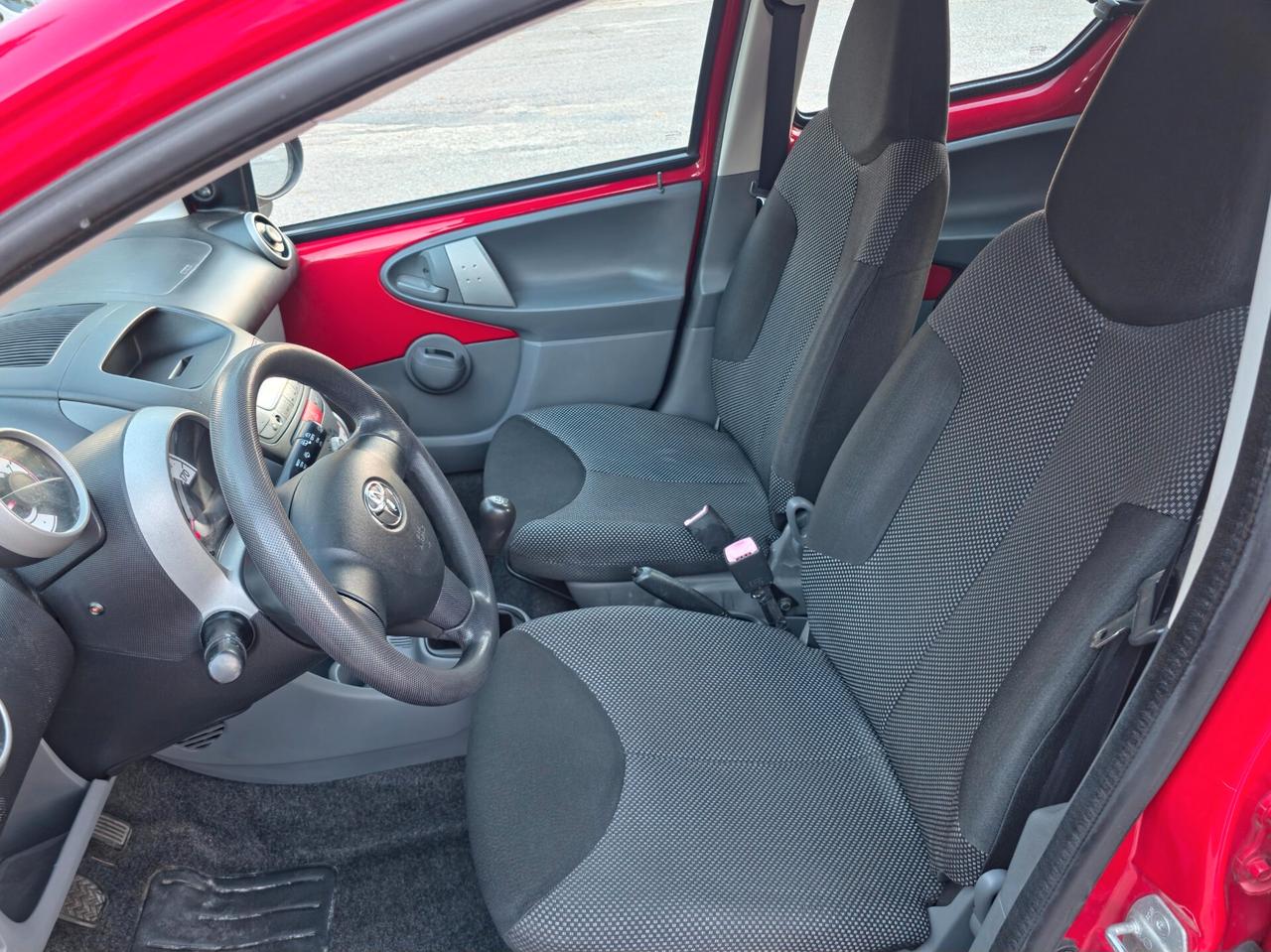 Toyota Aygo 1.0 12V CV-68 VVT-i 5 porte Sol 2009-E4 Manuale NEO