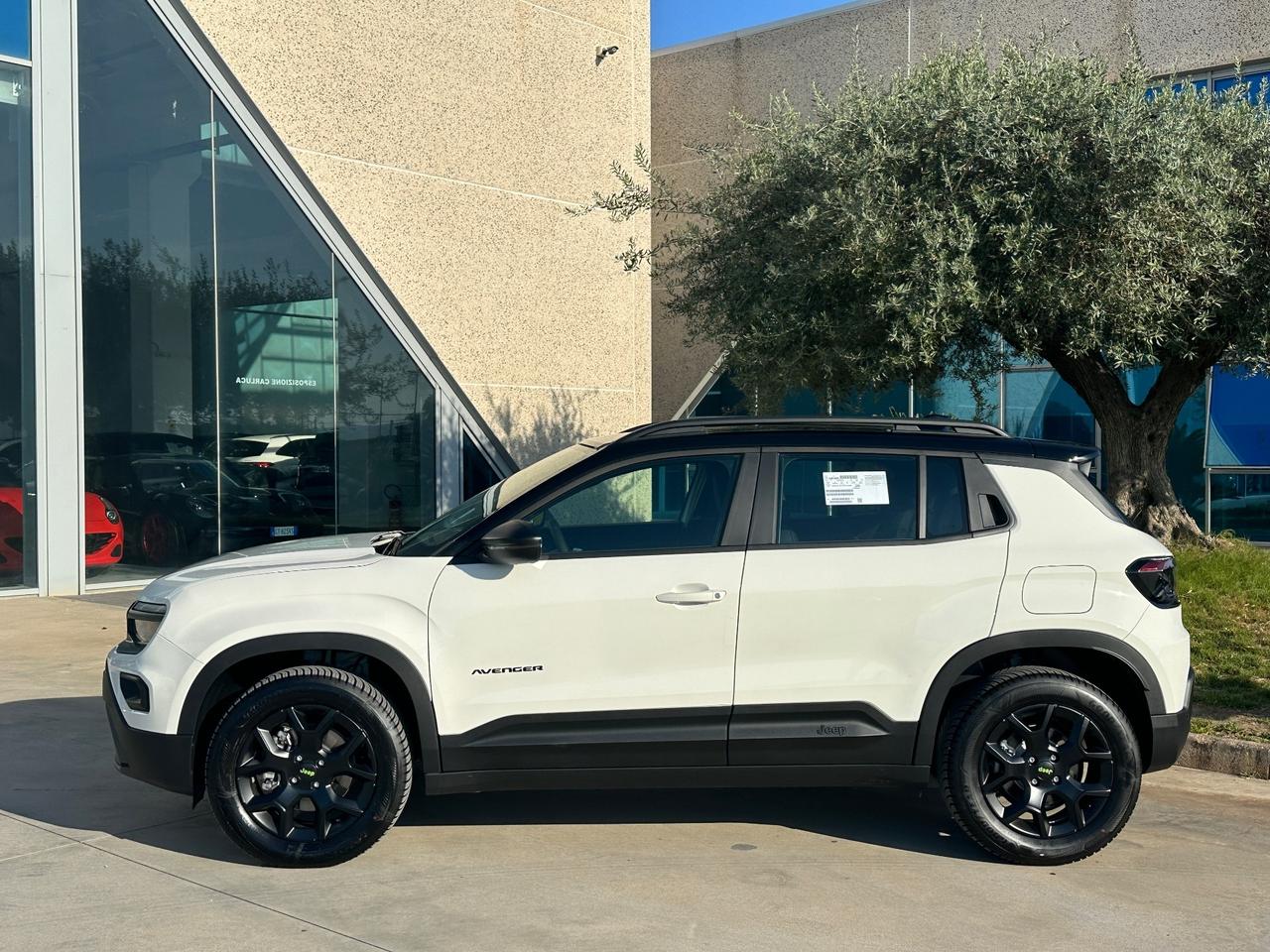 Jeep Avenger 1.2 Upland 4xe possibilità noleggio no scoring