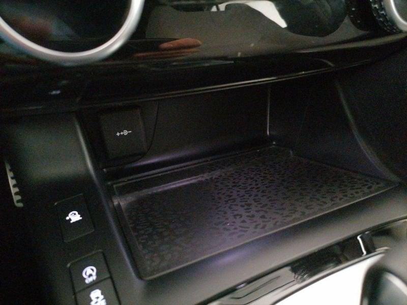 Jaguar E-Pace 2.0 i4 mhev R-Dynamic SE awd 200cv auto