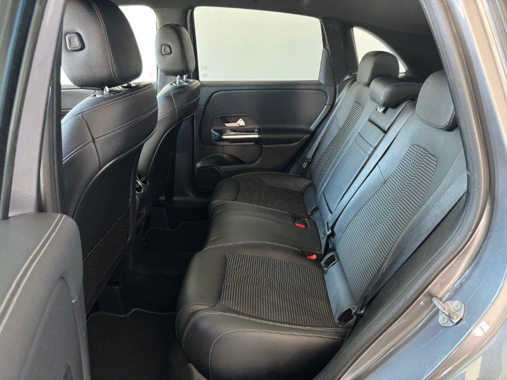 Mercedes-Benz B 180 d Automatic Sport Plus Night Pack Cockpit Full