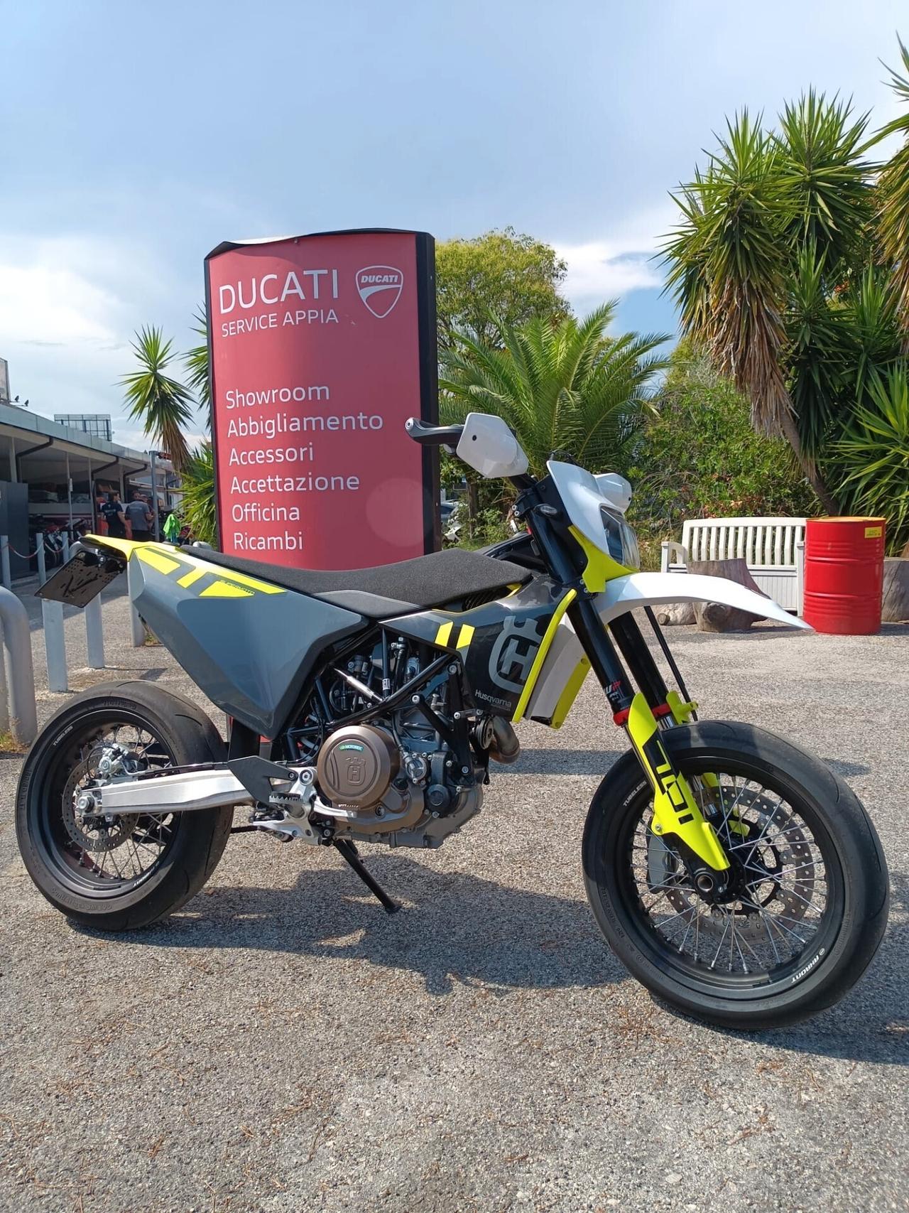 Husqvarna 701 Supermoto