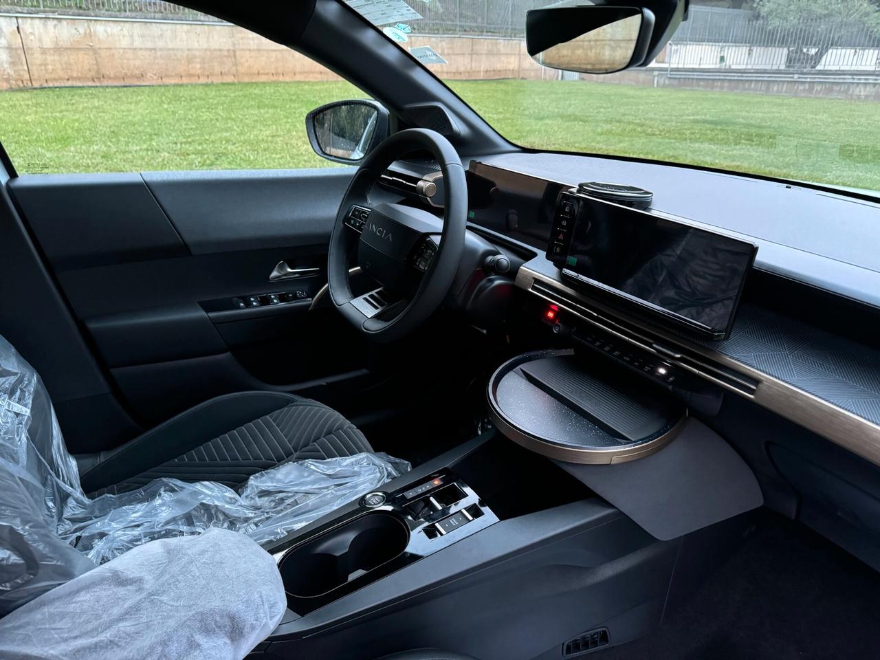 Lancia Ypsilon Hybrid e-DCT LX