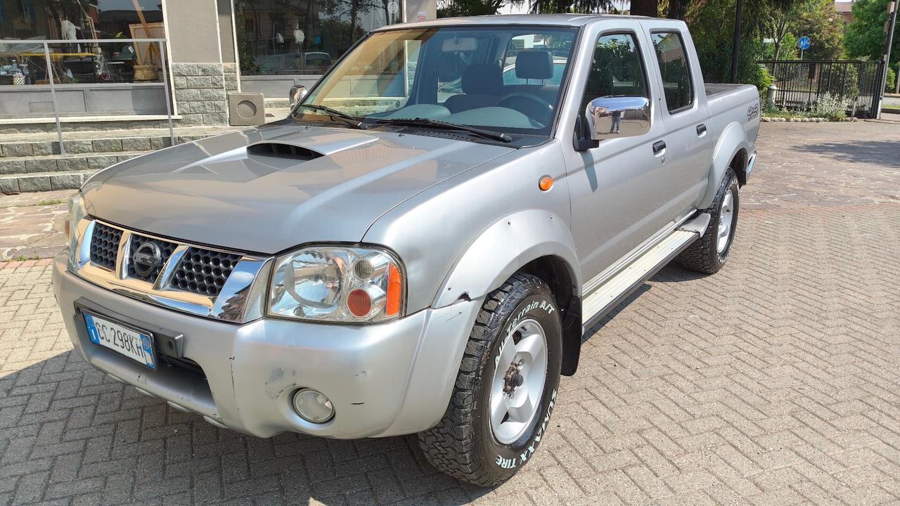 Nissan Navara Double Cab 2.5 td 133cv