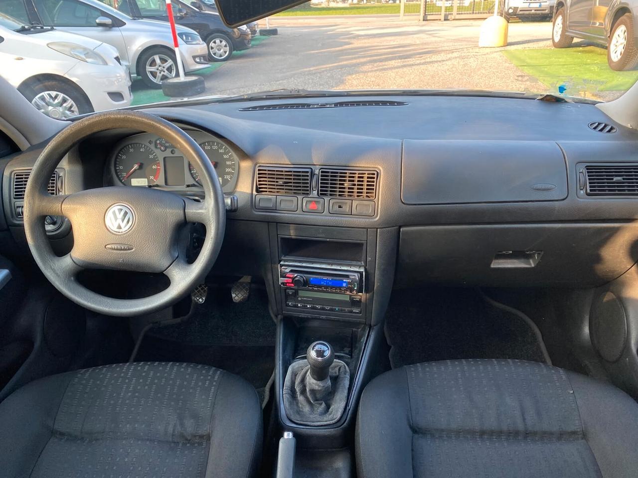 Volkswagen Golf 1.4 I6V CAT 5P