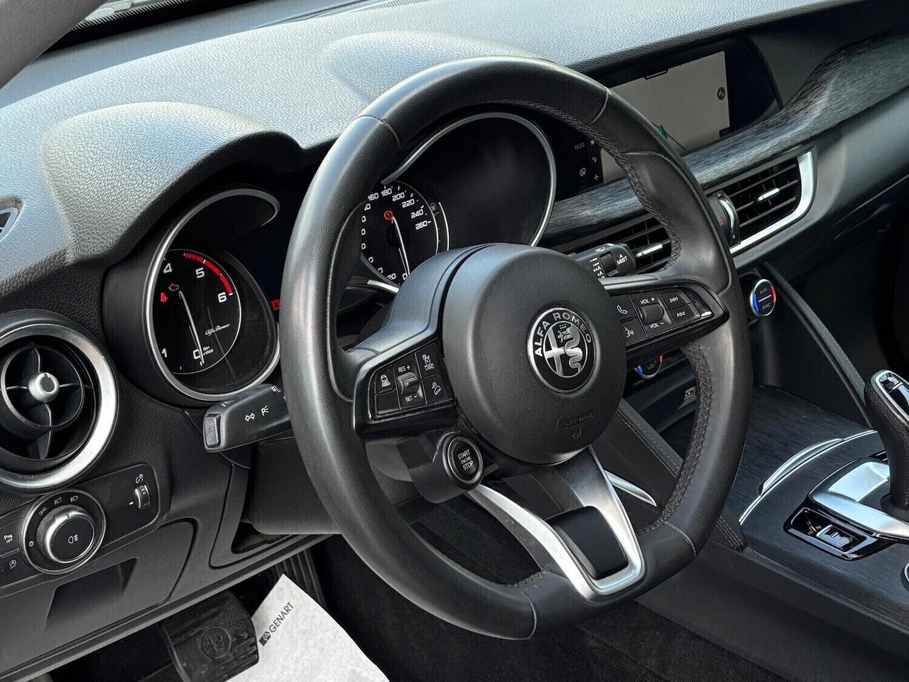 Alfa Romeo Stelvio 2.2 Turbodiesel 160 CV AT8 RWD