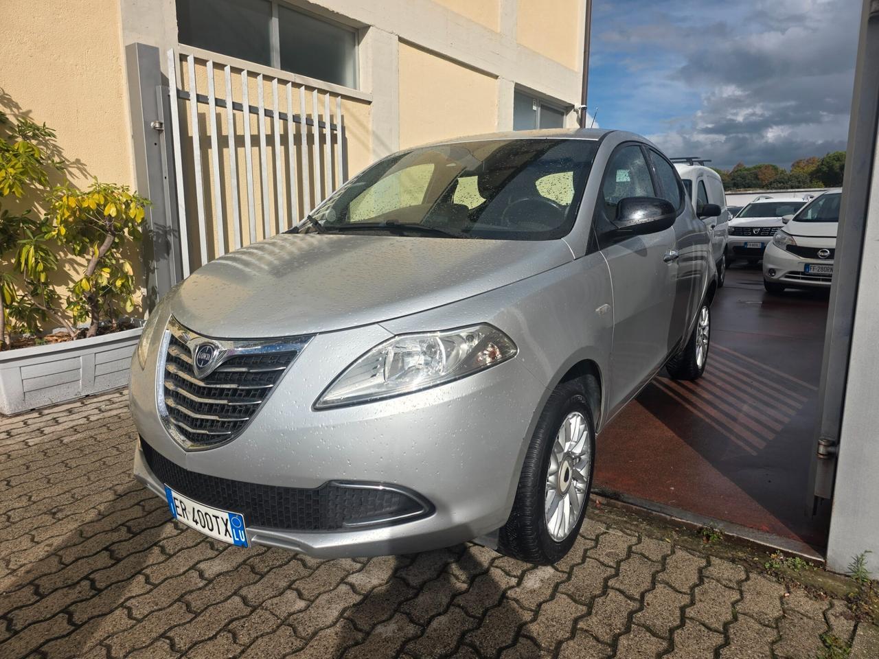 Lancia Ypsilon 0.9 TwinAir 85 CV 5 porte Metano Ecochic Gold