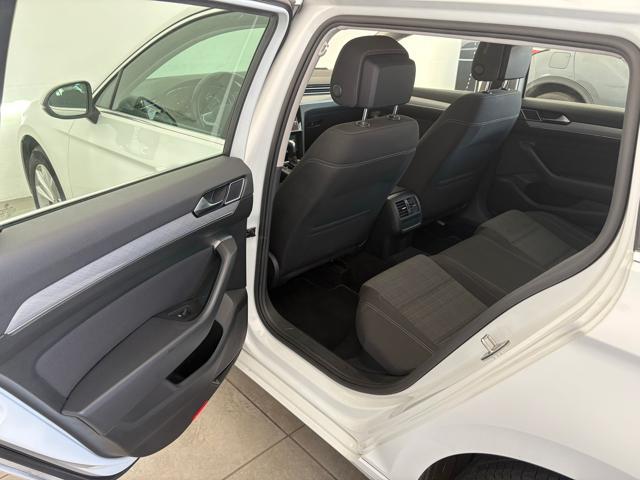 VOLKSWAGEN Passat Variant 2.0 TDI DSG Business