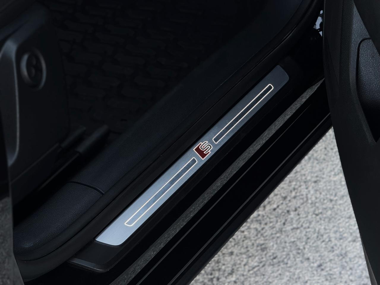 Audi Q2 30 TDI S line Edition S-tronic 116CV COCKPIT