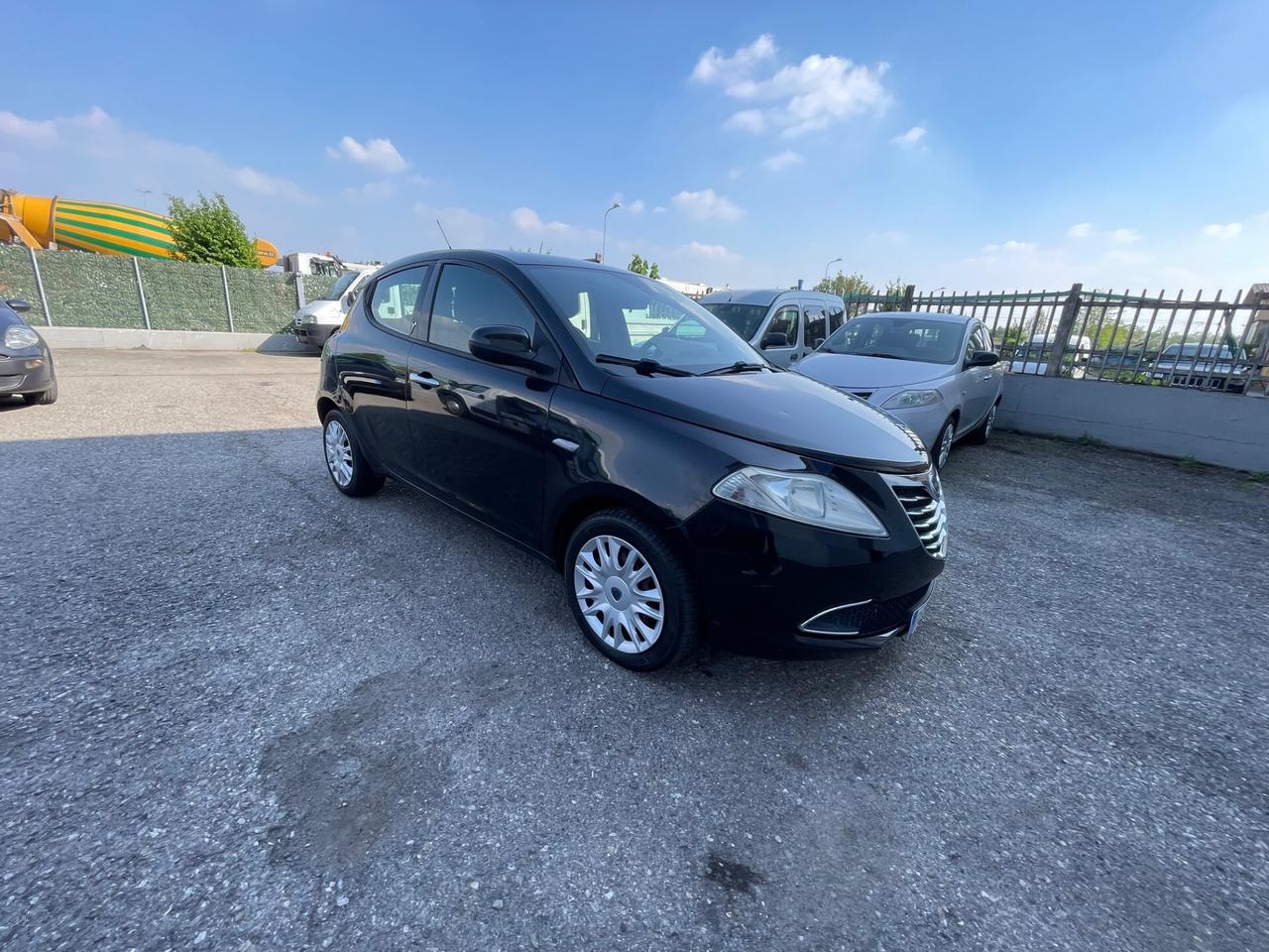 Lancia Ypsilon 1.2 69 CV Unyca