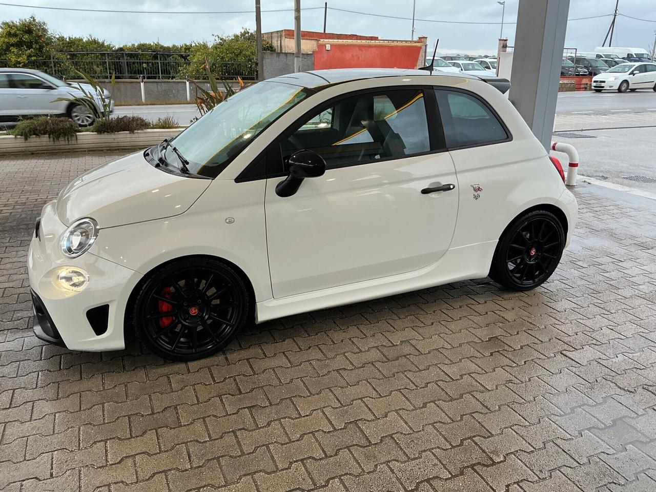 Abarth 595 1.4 Turbo T-Jet 180 CV Esseesse