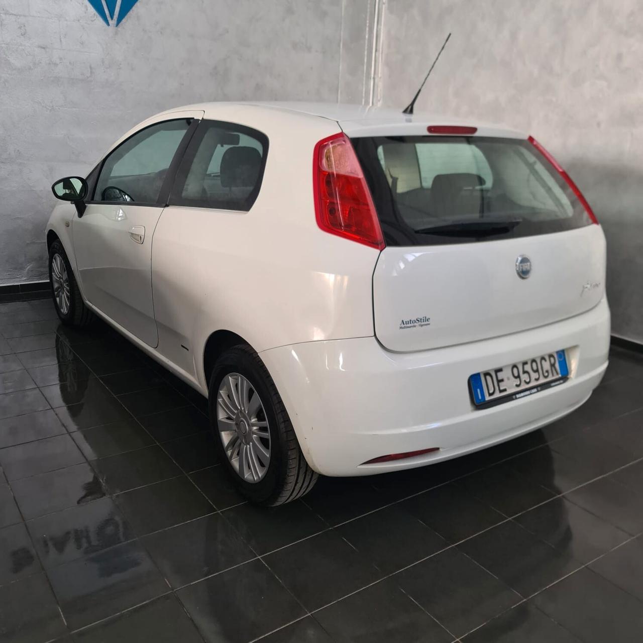 Fiat Grande Punto 1.4 Starjet 16V 3 porte Emotion