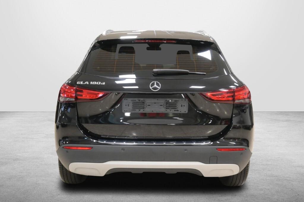 MERCEDES GLA 180D 115CV BUSINESS *2022