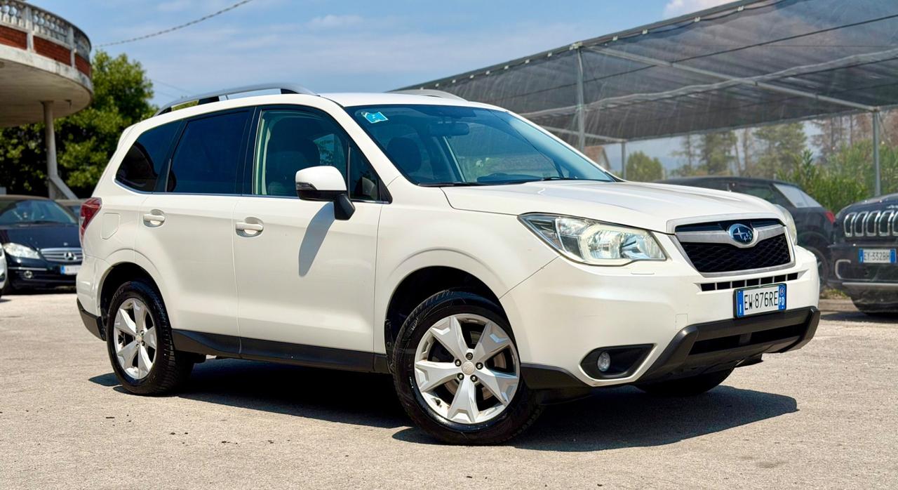 Subaru Forester 2014 2.0D 4x4 gancio traino garanzia 12 mesi ! ! !