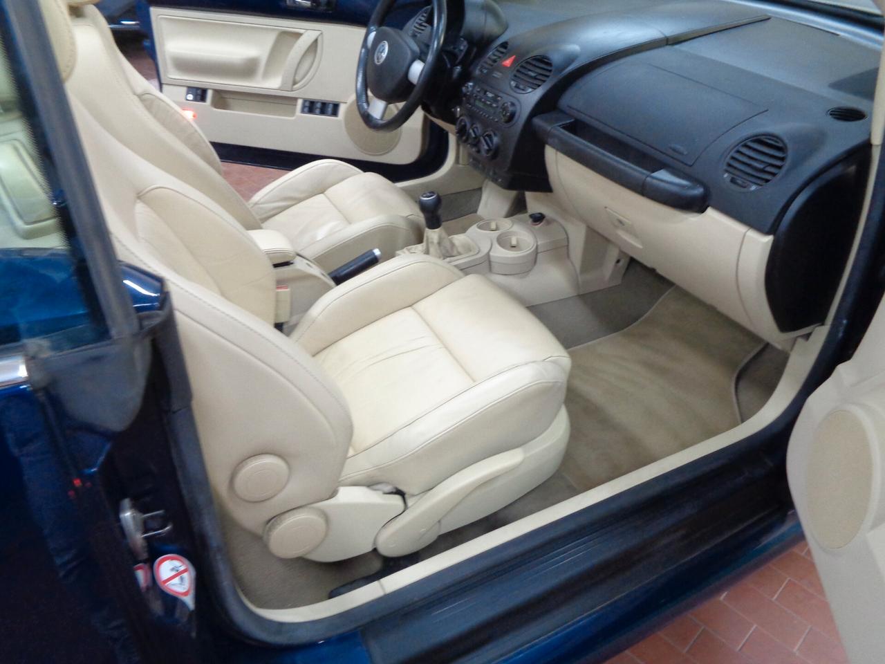 Volkswagen New Beetle 2.0 Cabrio