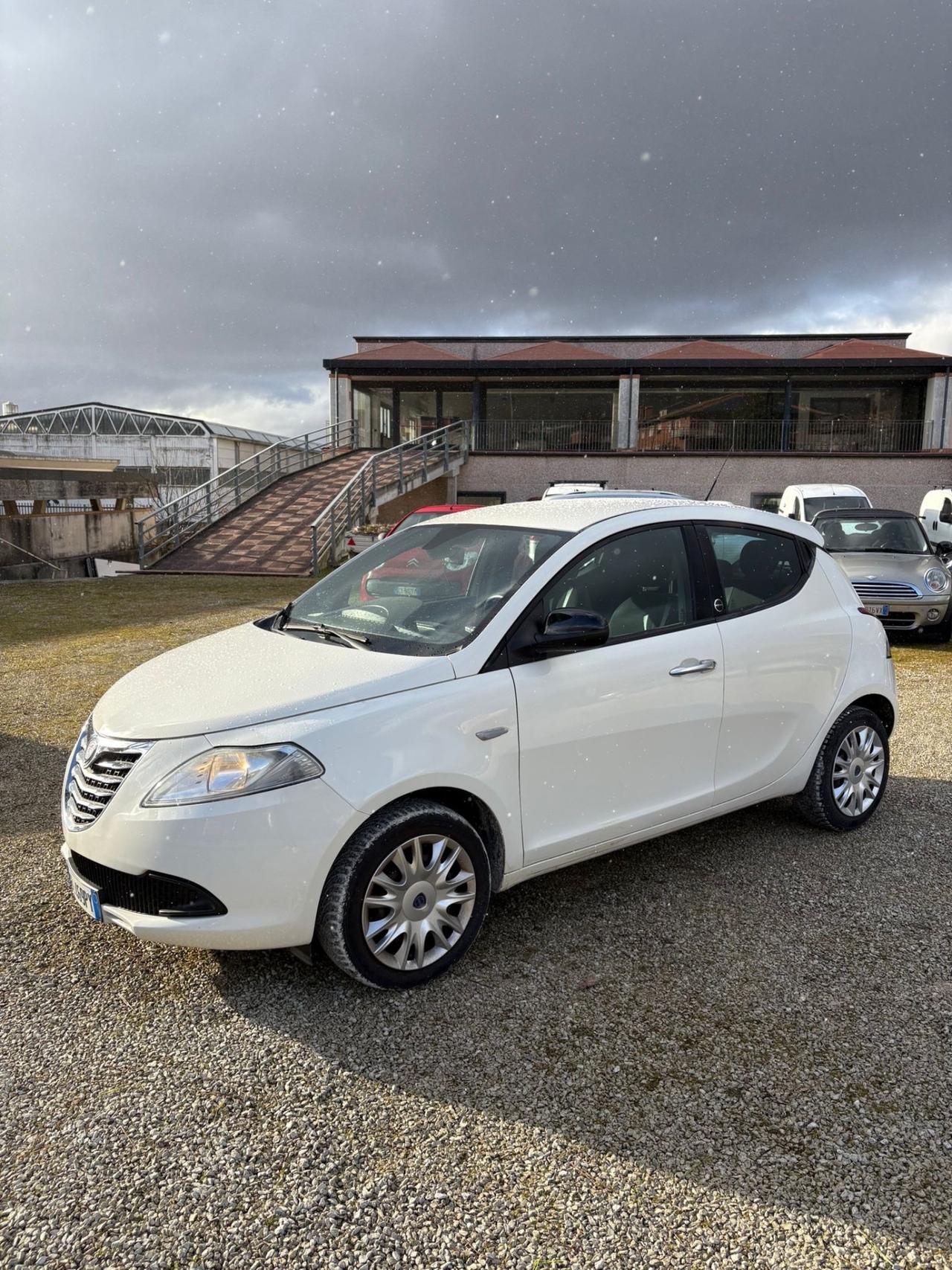 Lancia Ypsilon 1.2 benzina/GPL PERFETTA NEOPATENTATI