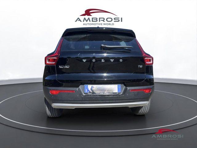 VOLVO XC40 T2 Geartronic Momentum Pro