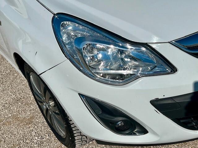 Opel Corsa 1.2 3 porte - 2013