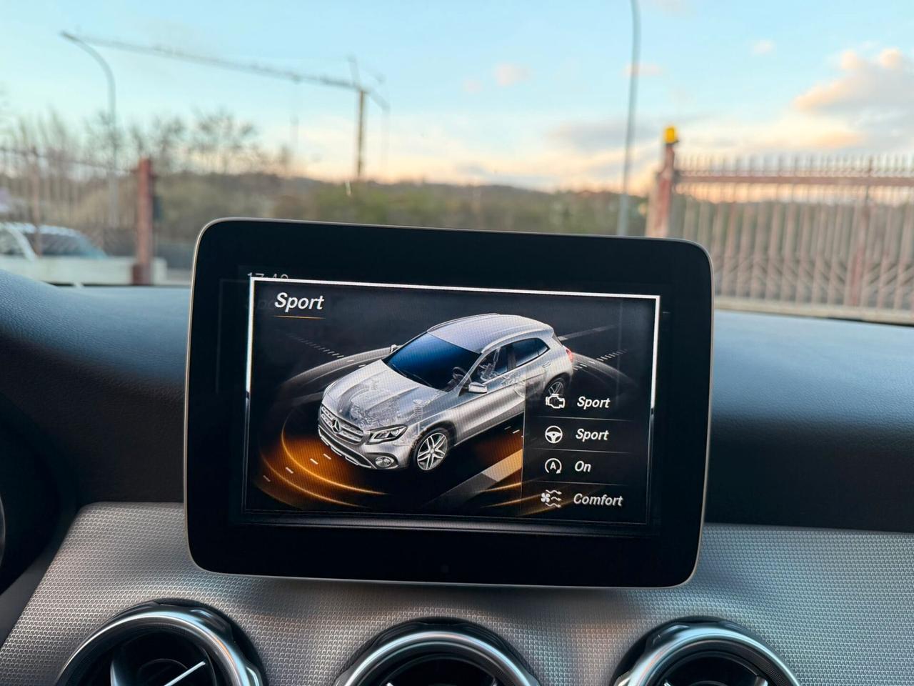 Mercedes-benz GLA 200 d 136cv -SPORT- TETTO A