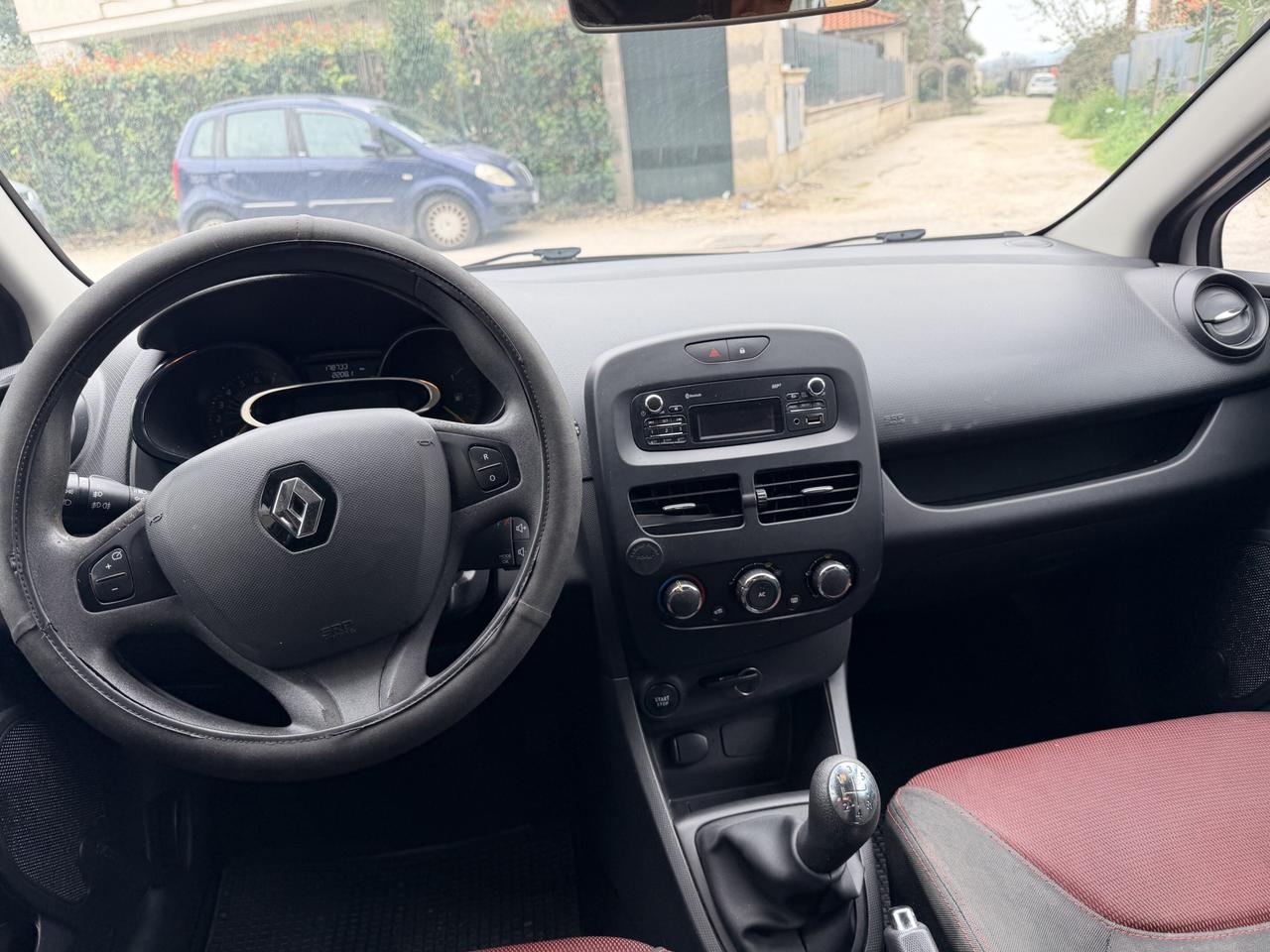 RENAULT CLIO 1.2 BENZ 5P NEOPATENTATI