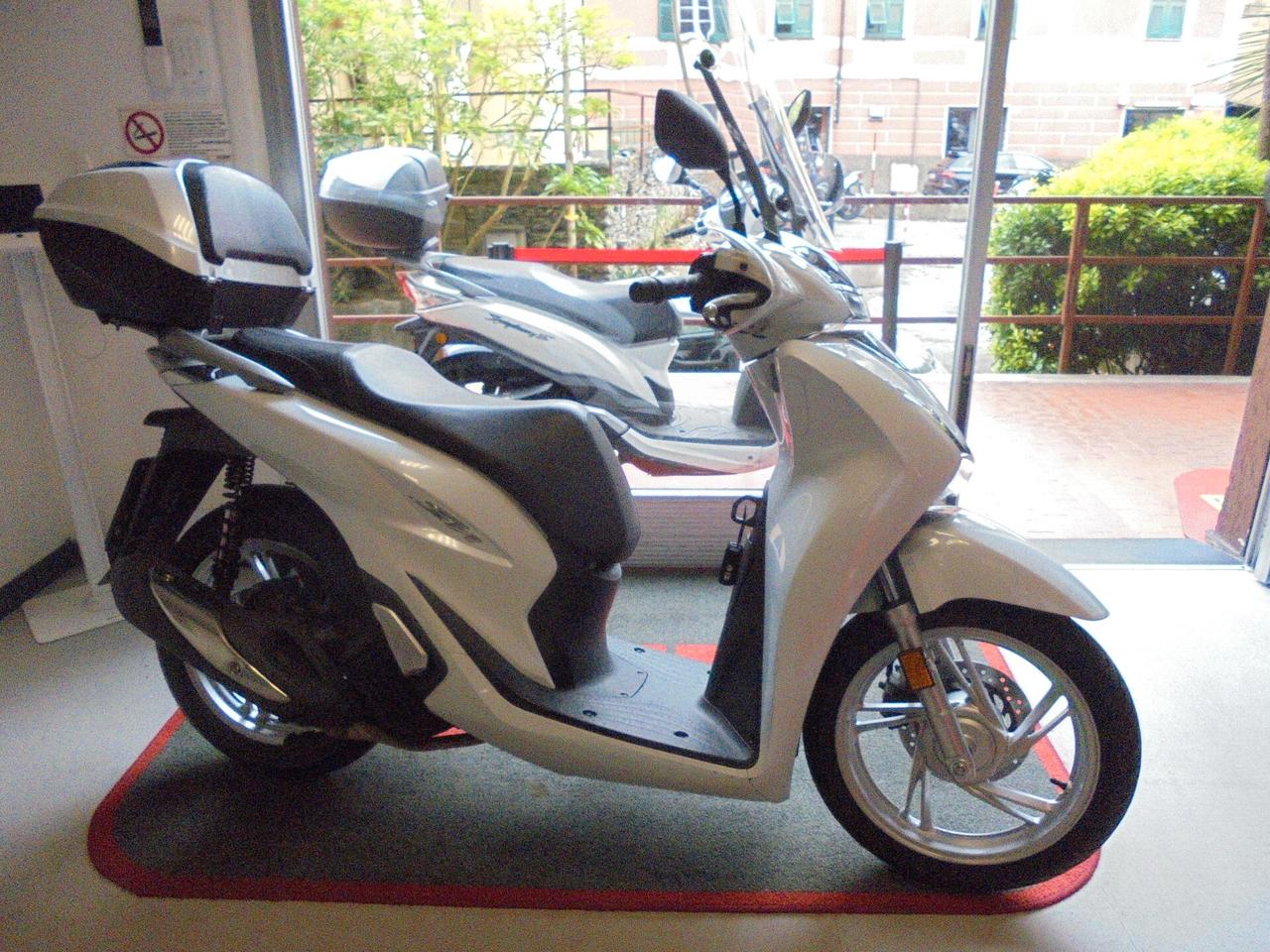 Honda SH 125 ABS + TCS