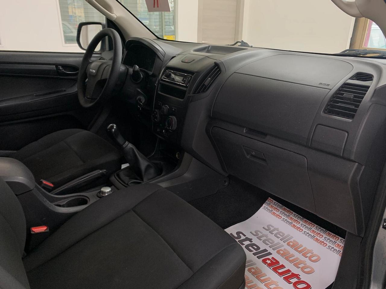 Isuzu D-Max 2.5 Crew Cab Solar 4WD