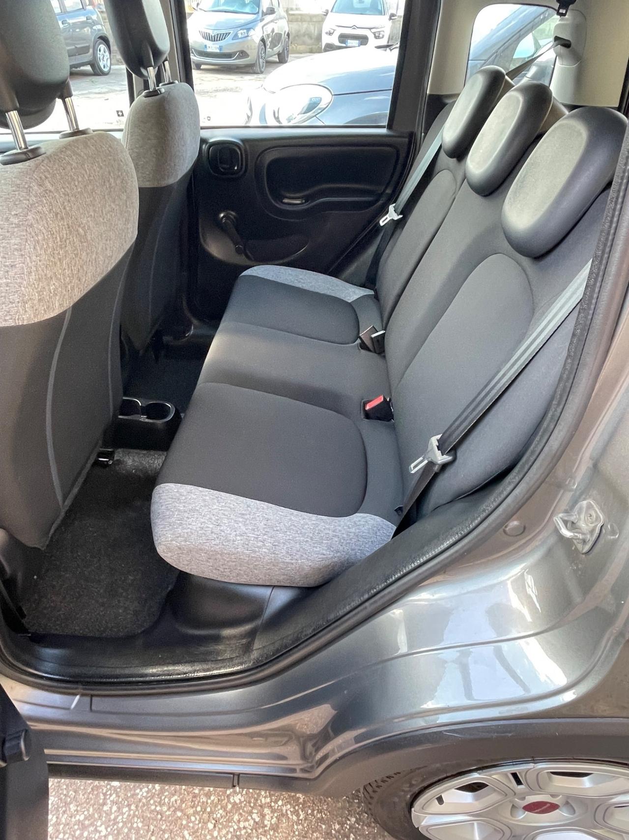 Fiat Panda 1.0 FireFly S&S Hybrid Garmin