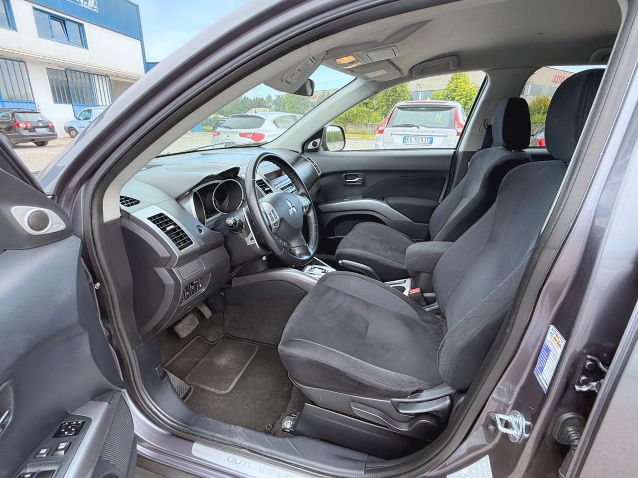 Mitsubishi Outlander 2.4 Benz/Gpl MIVEC Instyle 7 p.ti