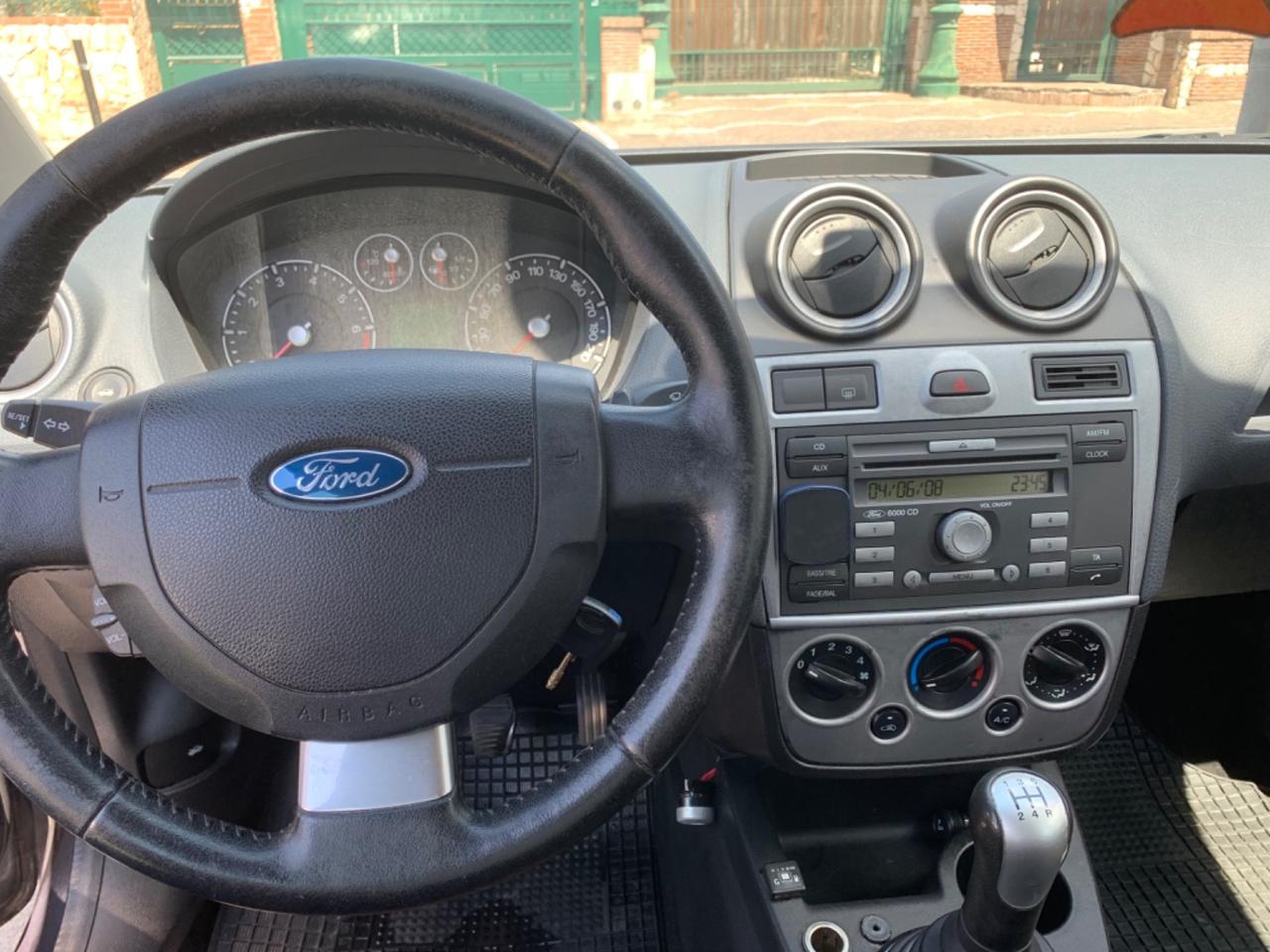 Ford Fiesta 1.4 16V 5p. Ghia