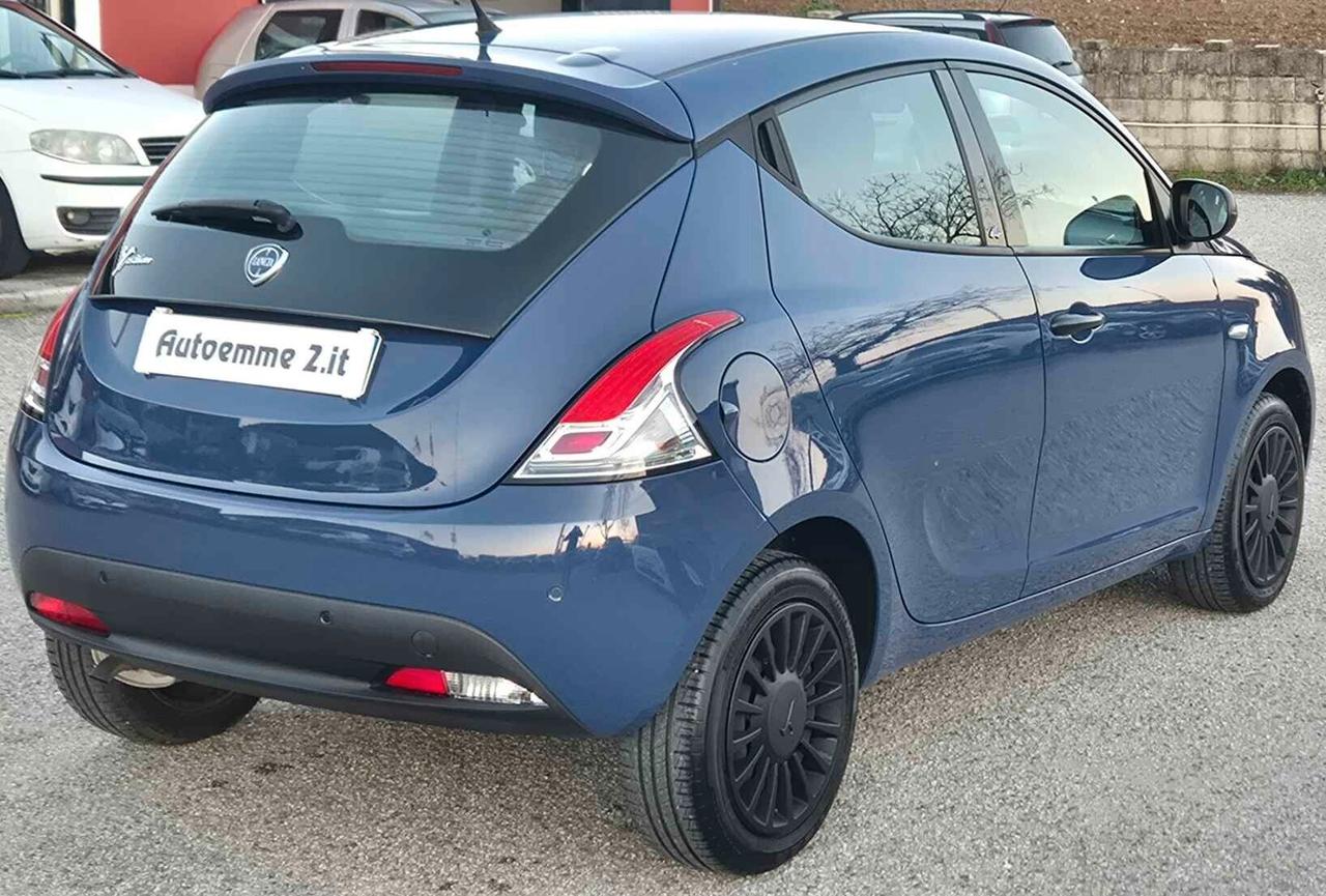 Lancia Ypsilon 1.2 69 CV 5 porte Elefantino Blu km 13732