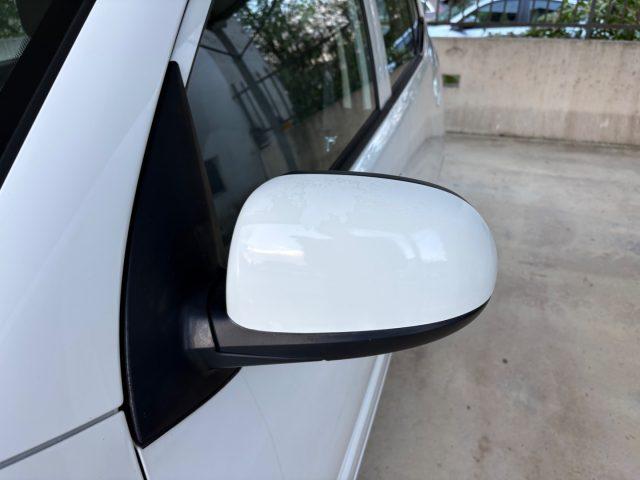 HYUNDAI i10 1.1 12V EURO 5 BENZ OK NEOP POCHISSIMI CHILOMETRI