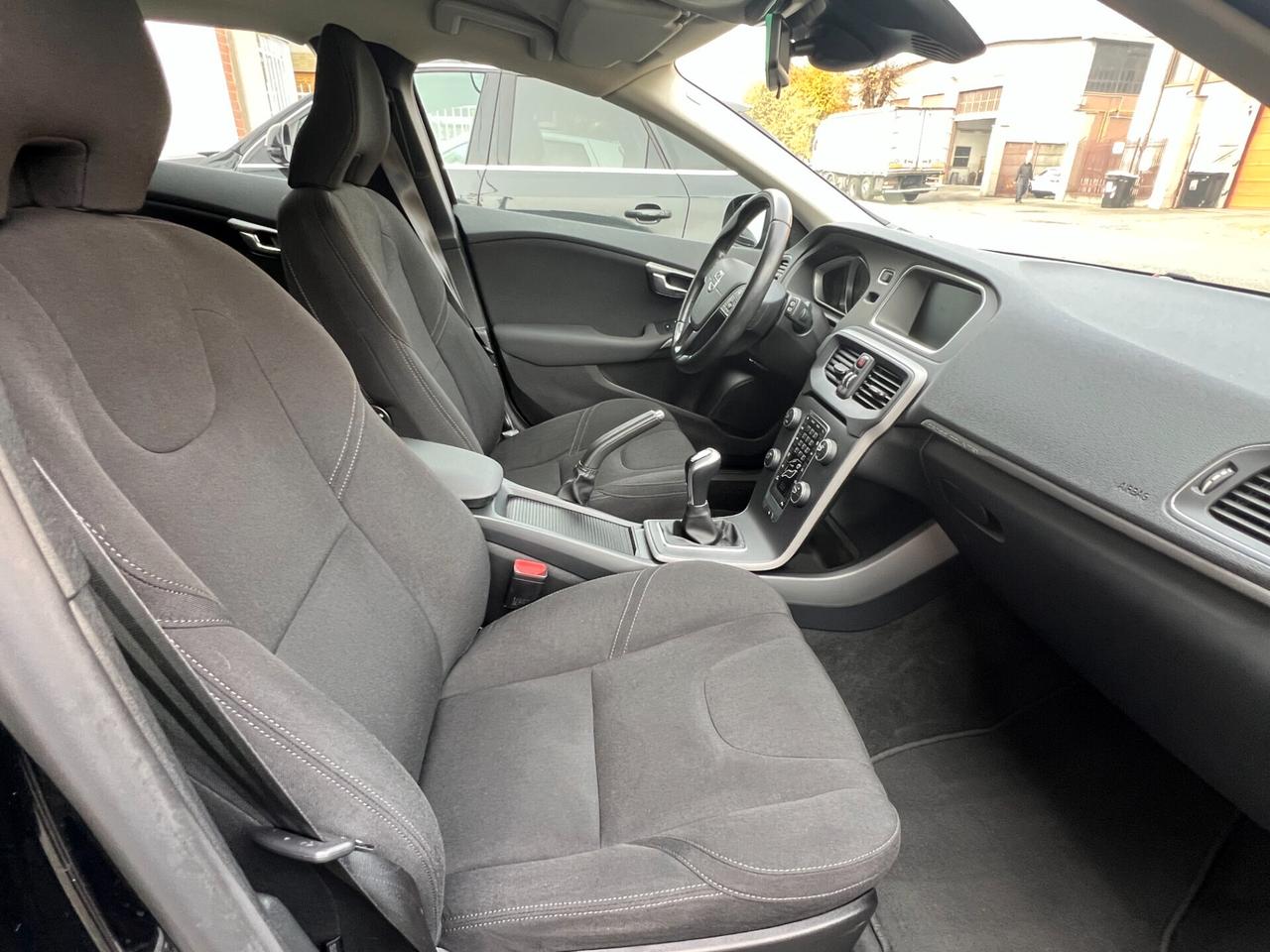 Volvo V40 Cross Country D2 1.6 Momentum