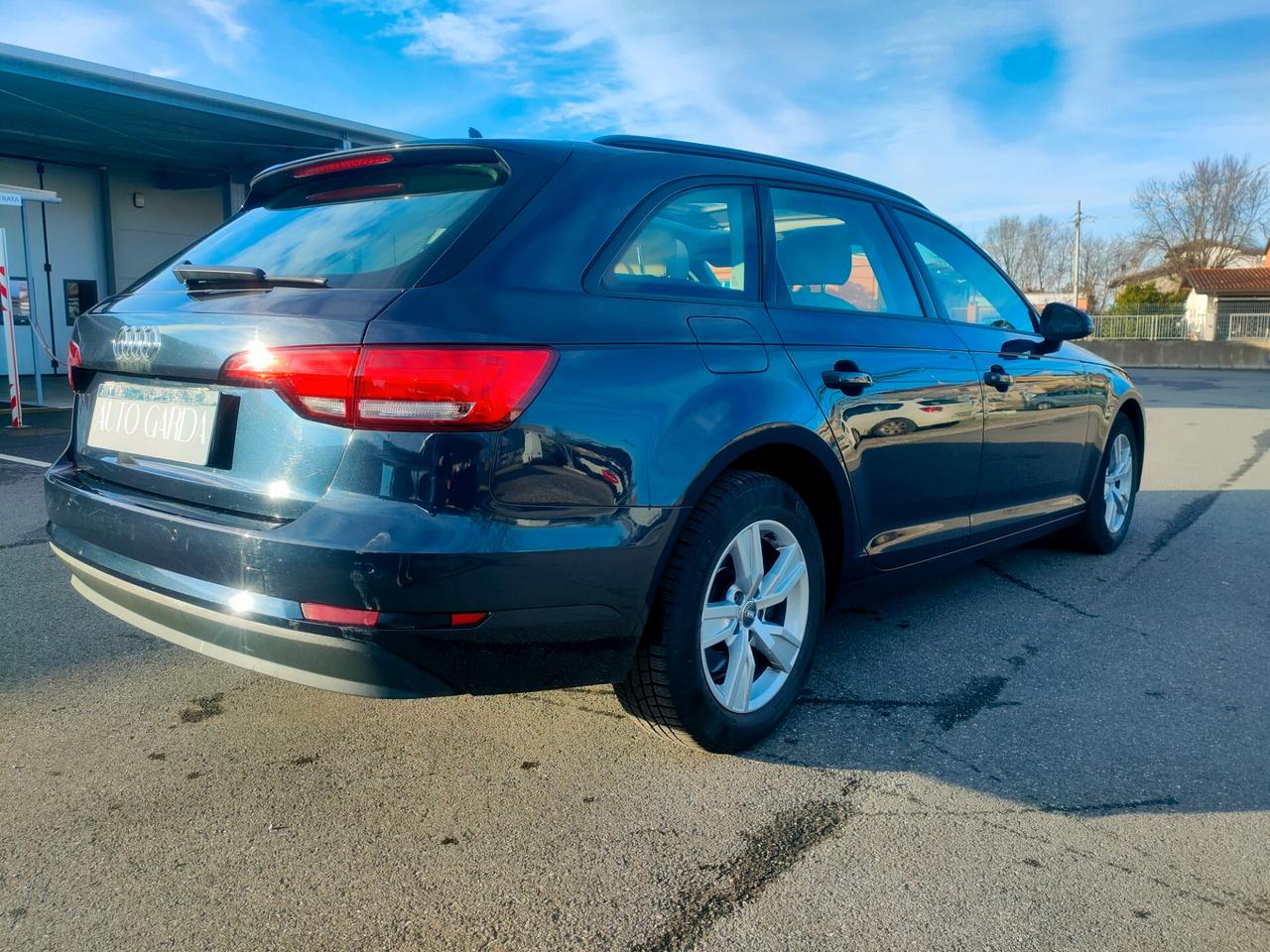 Audi A4 2.0 TDI 122 CV S tronic Sport TETTO PANORAMICO NEOPATENTATI
