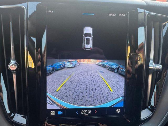 VOLVO XC60 B4(d) 197CV AUT. Mom.Core (AUTOCARRO N1)