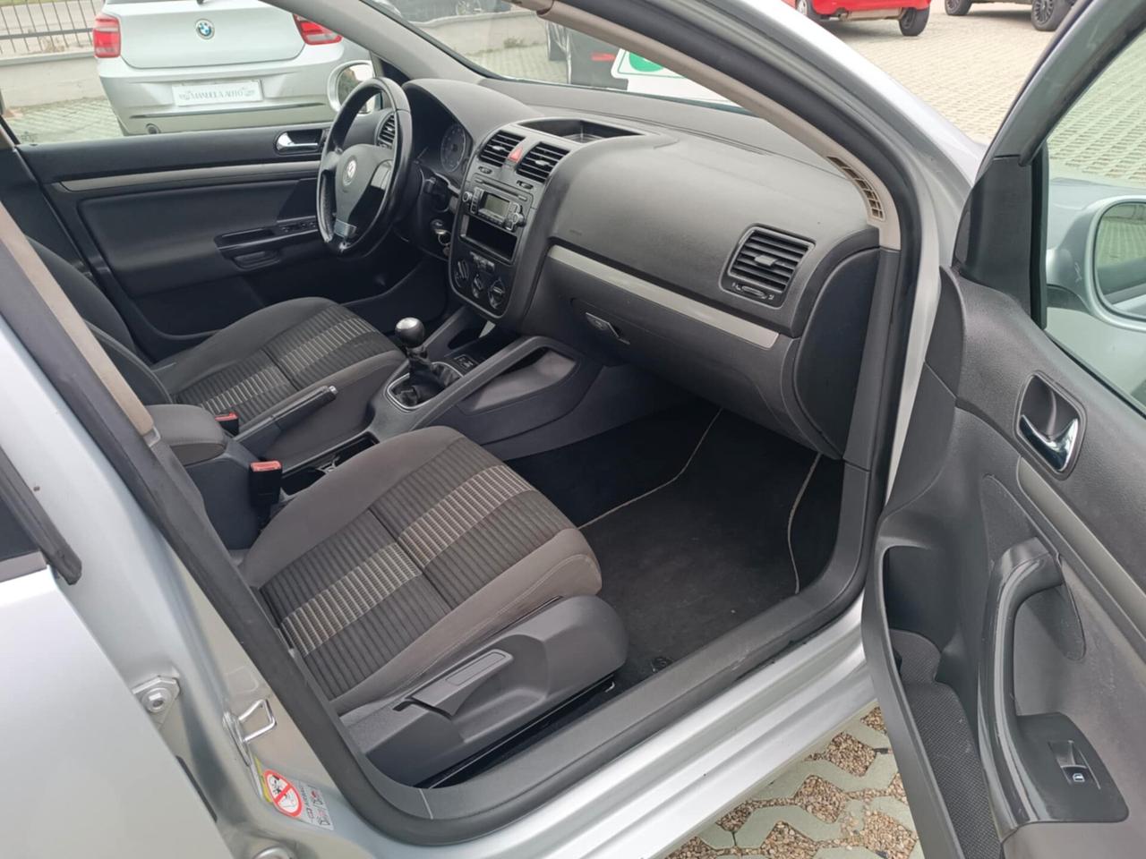 Volkswagen Golf 5 1.6 GPL 5p.
