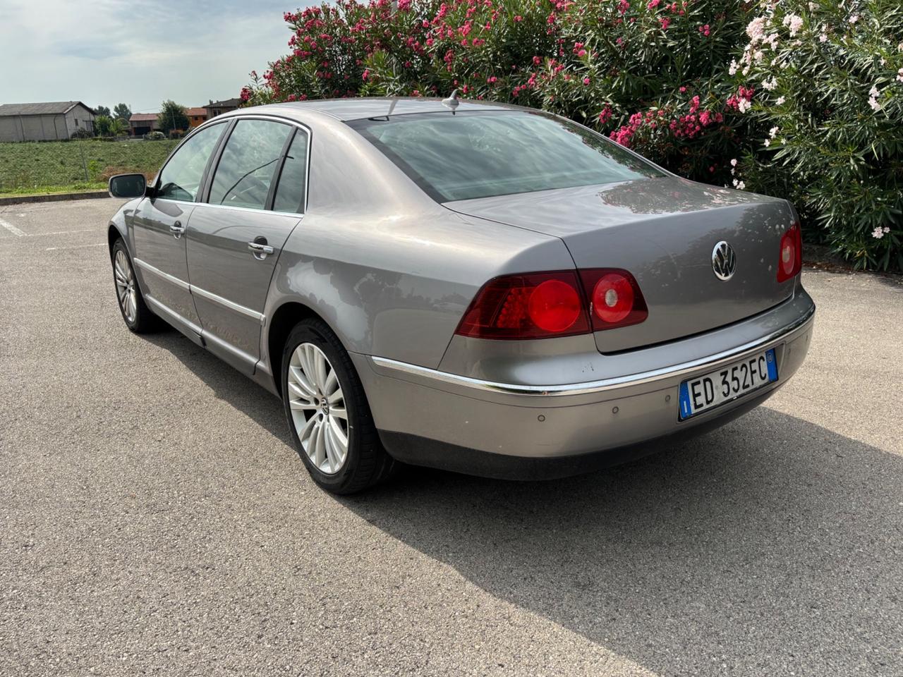 Volkswagen Phaeton 3.0/240 V6 TDI DPF 4mot. tip. 5 posti