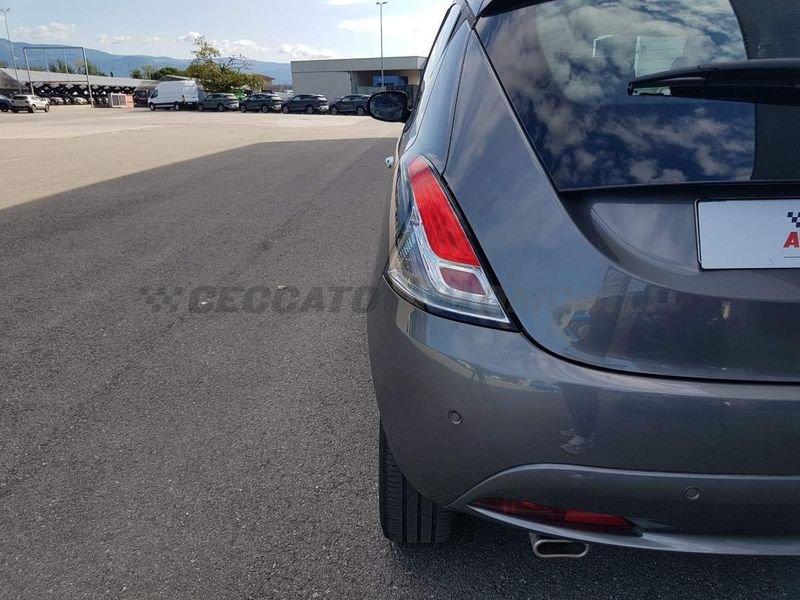 Lancia Ypsilon Ypsilon 1.0 firefly hybrid Platino s&s 70cv