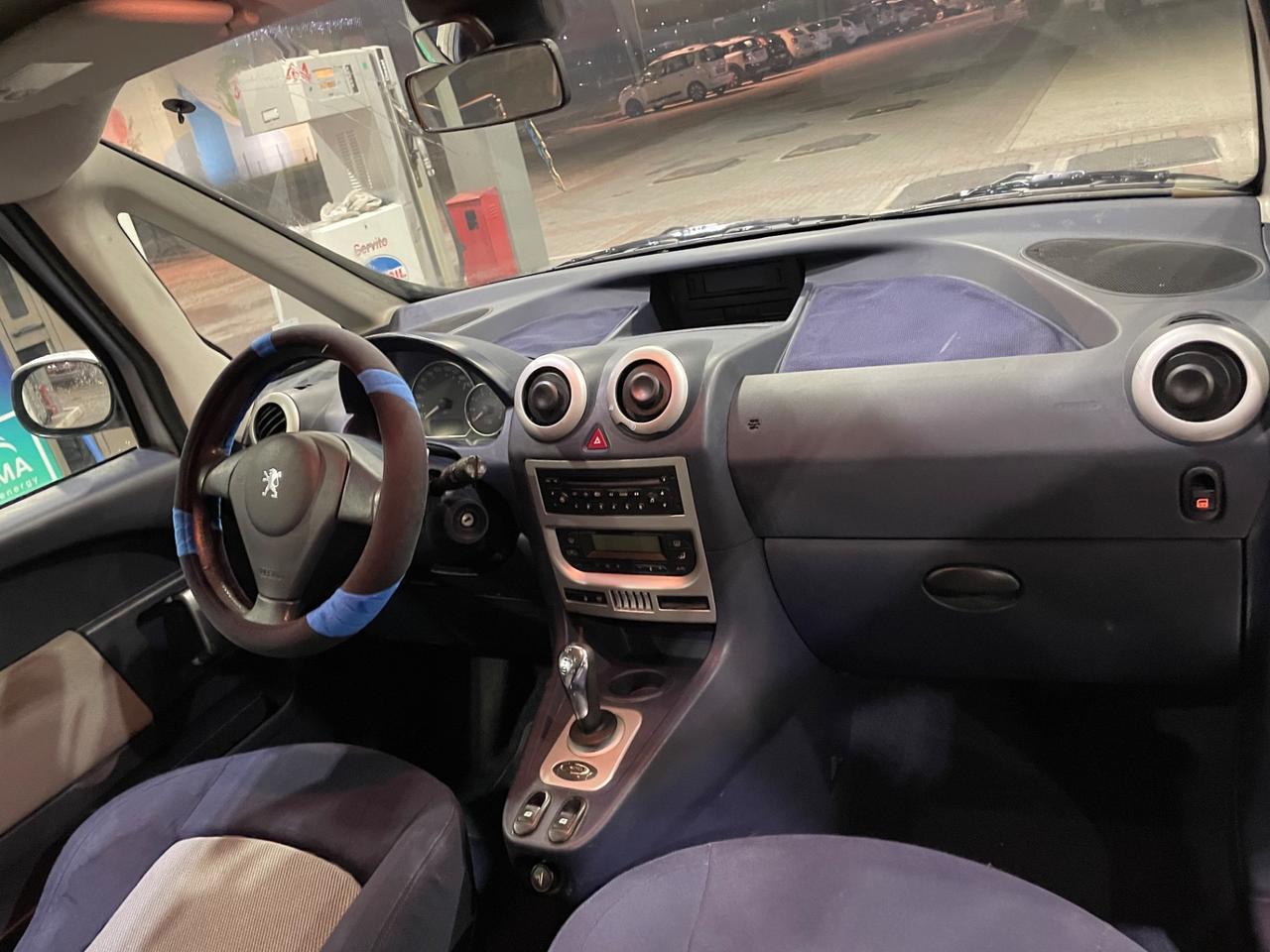 PEUGEOT 1007 1.6 BENZINA CAMBIO AUTOMATICO NEOPATENTATI 2007.