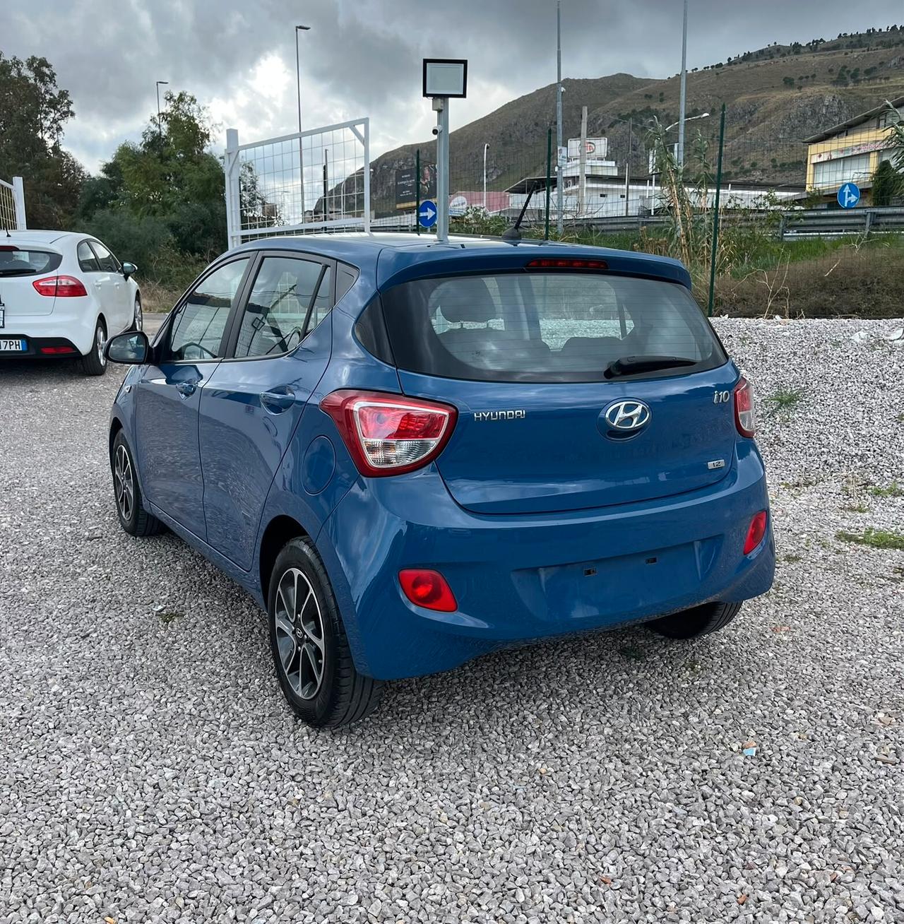 Hyundai i10