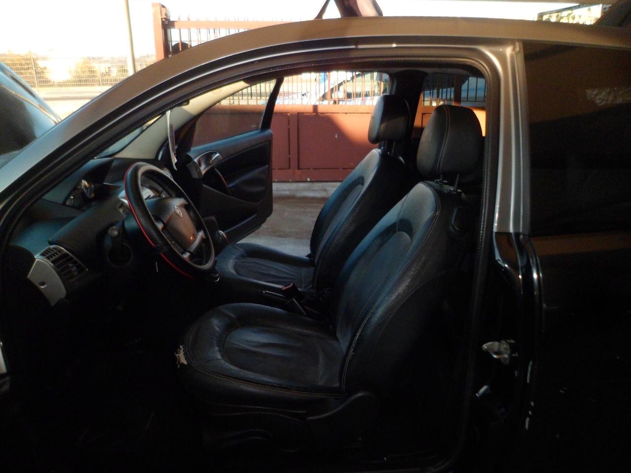 Lancia Ypsilon 1.3 MJT 90 CV MomoDesign 07