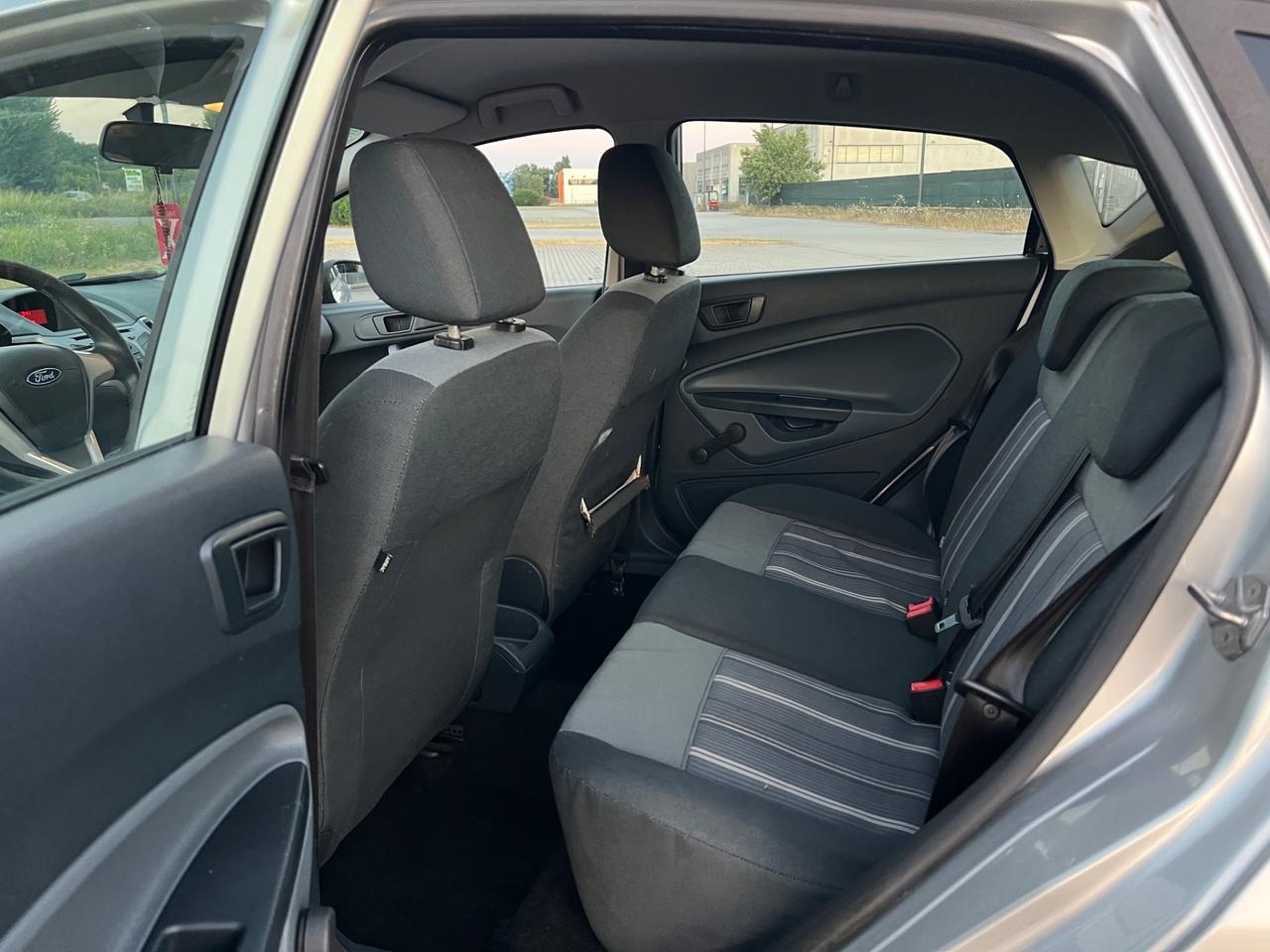 Ford Fiesta 1.4 TDCi 68CV 5 porte Titanium