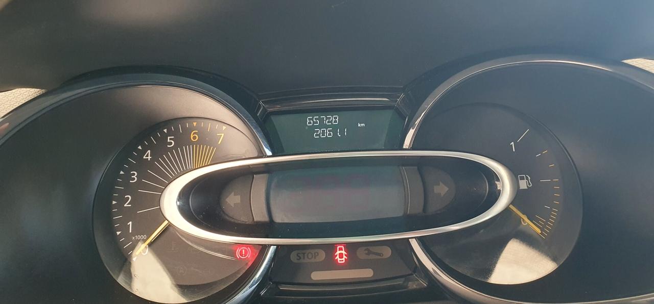 Renault Clio 1.2 Benz. - 2015 - KM. 65.000