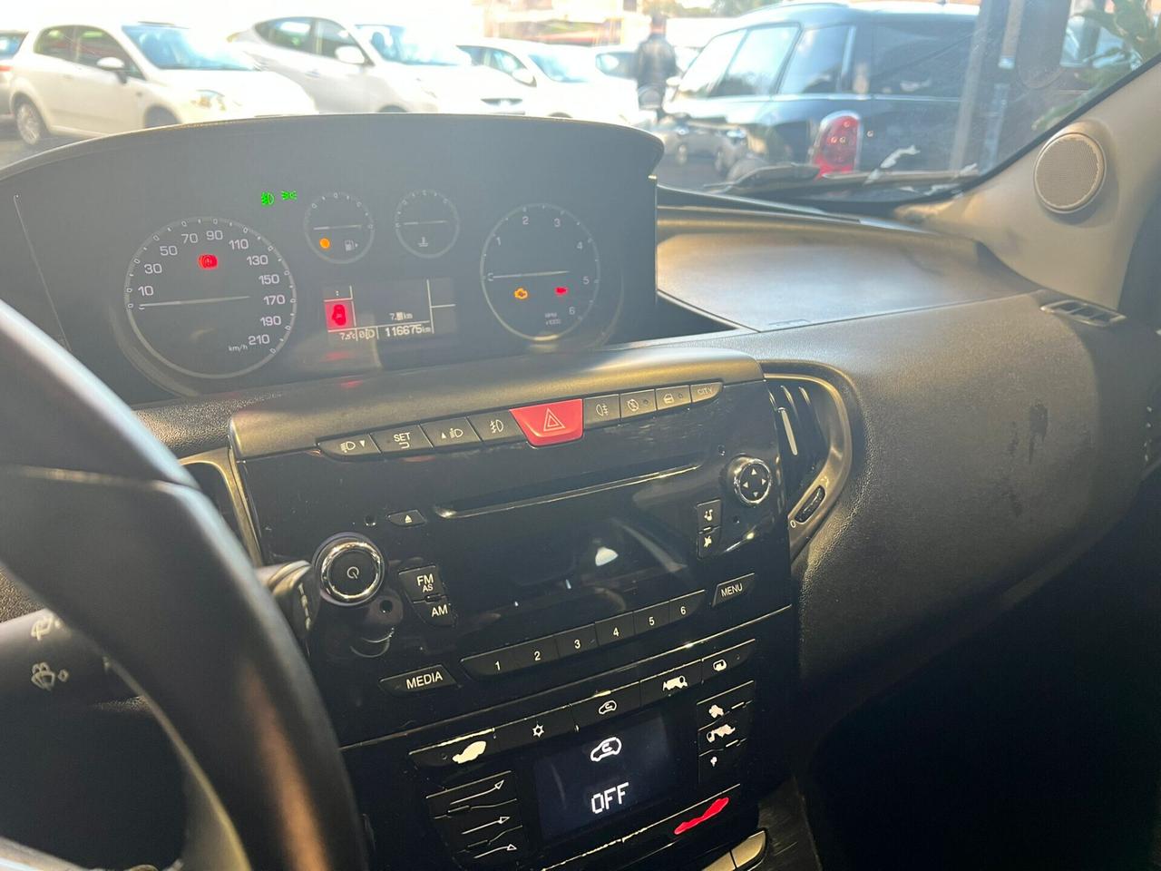 Lancia Ypsilon 1.2 69 CV 5 porte NEOPATENTATO