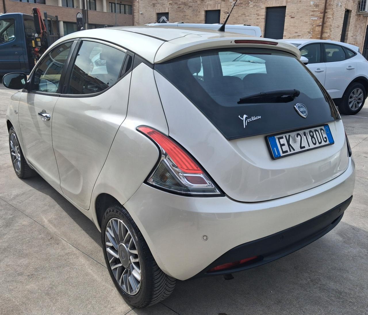 Lancia Ypsilon 0.9 TwinAir 85 CV Cambio Automatico