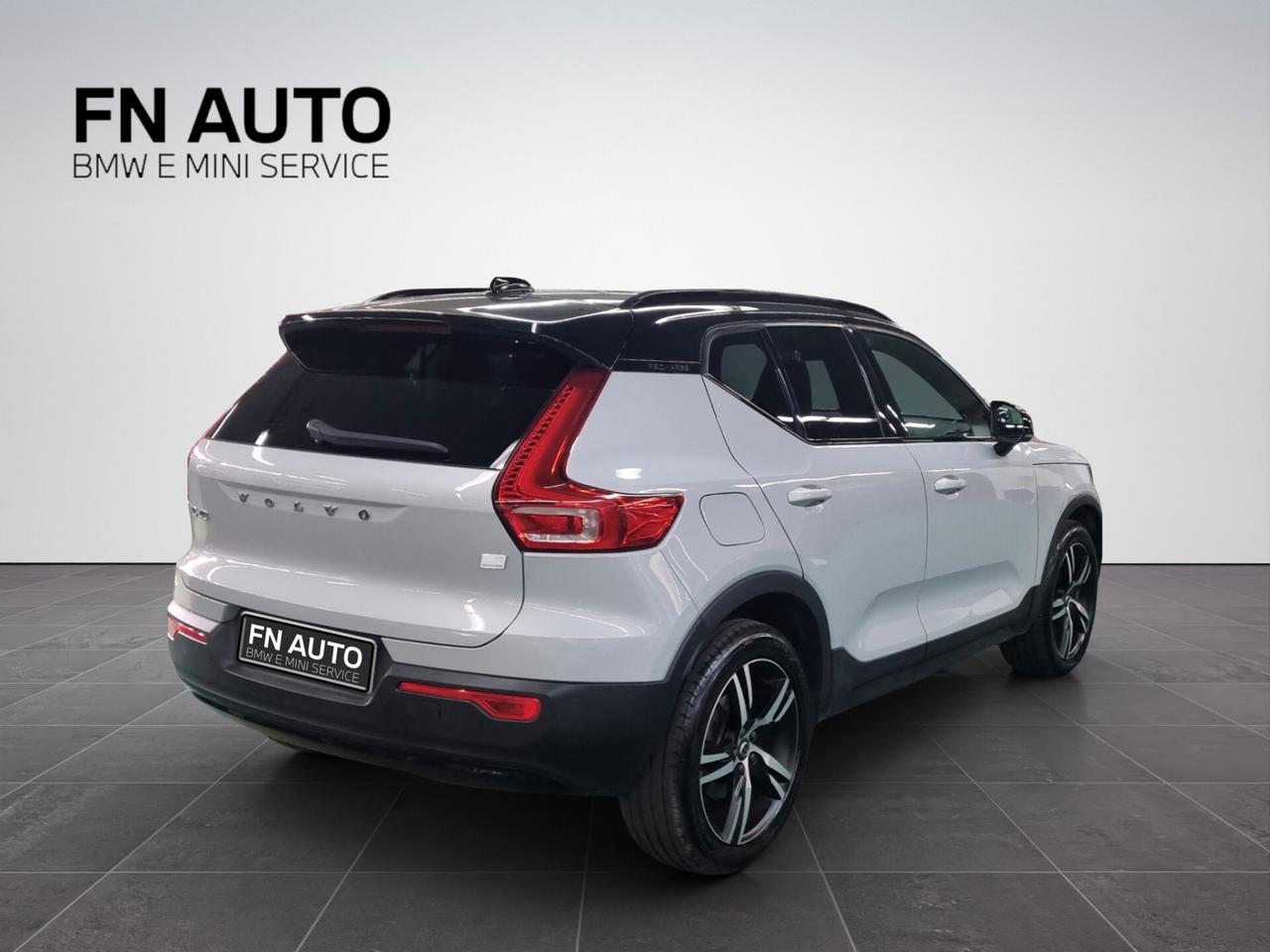 Volvo XC40 T5 Recharge Plug-in Hybrid R-design