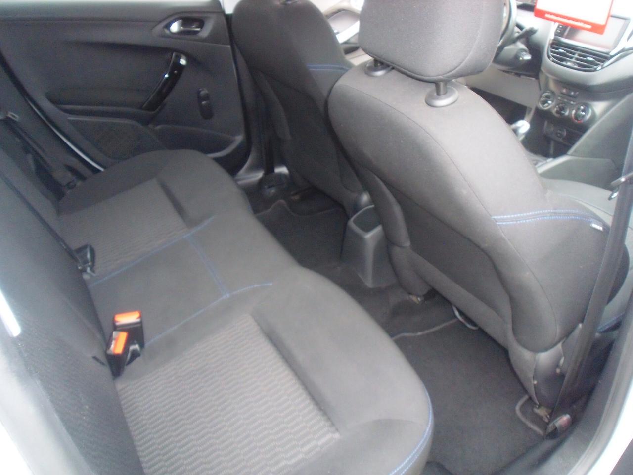 Peugeot 208 PureTech 82 5 porte Style neopatentati