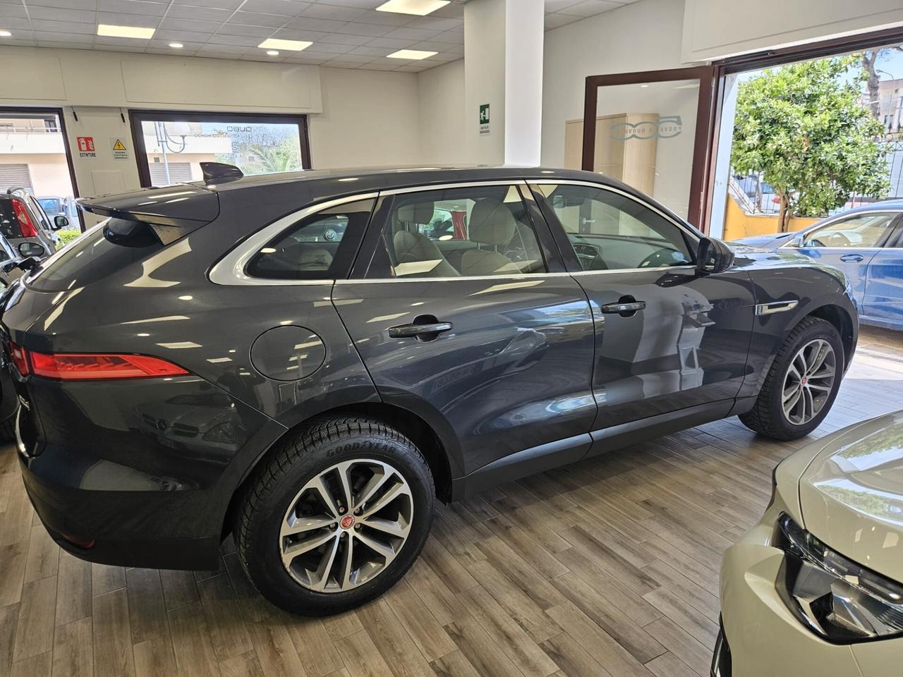 Jaguar F-Pace 2.0 D 180 CV AWD aut. Prestige